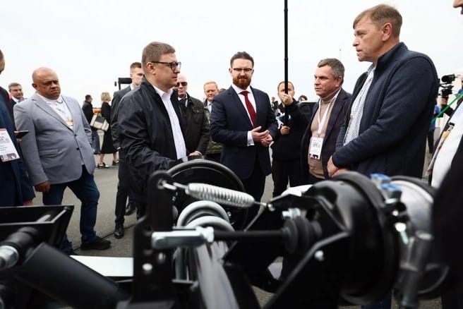 Компания "АВГ Автокомпоненты" представила свою продукцию Губернатору Челябинской области с делегацией Минпромторга в рамках выставки "СпецМашЭкспо". 